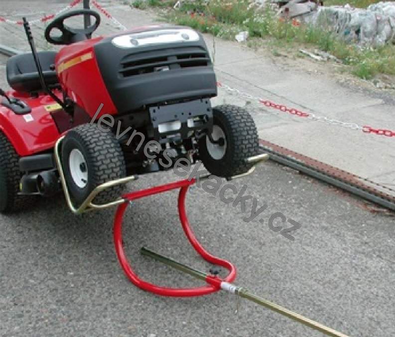 Sistem de ridicare universal pentru tractoare de grădină XLIFT 200 