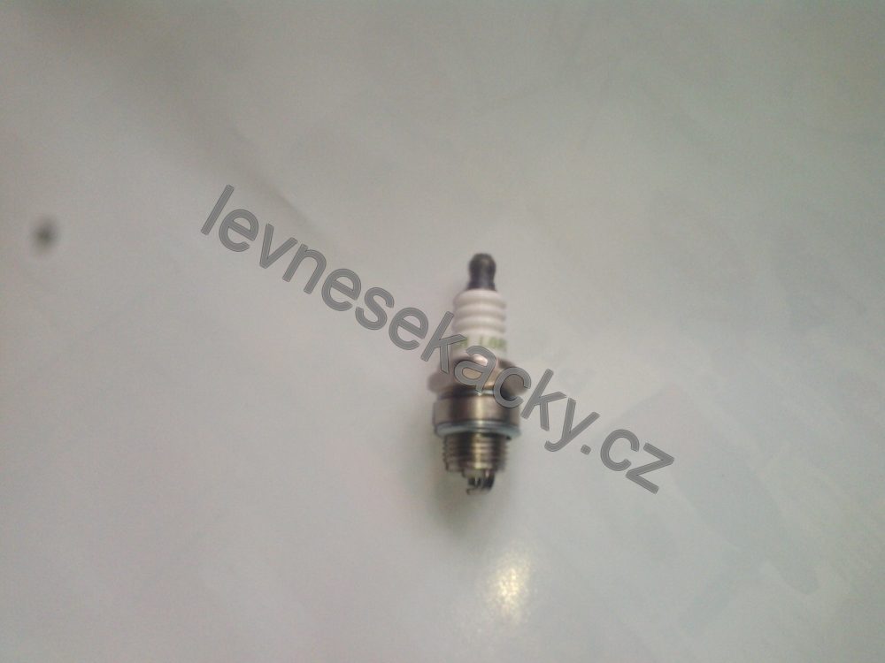 Candelă de aprindere pentru toate motocoasele Fieldmann 